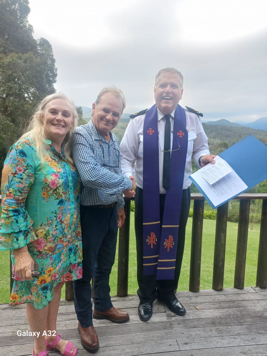Wedding ceremony by Dr. Gerrit Rademeyer in Goukamma