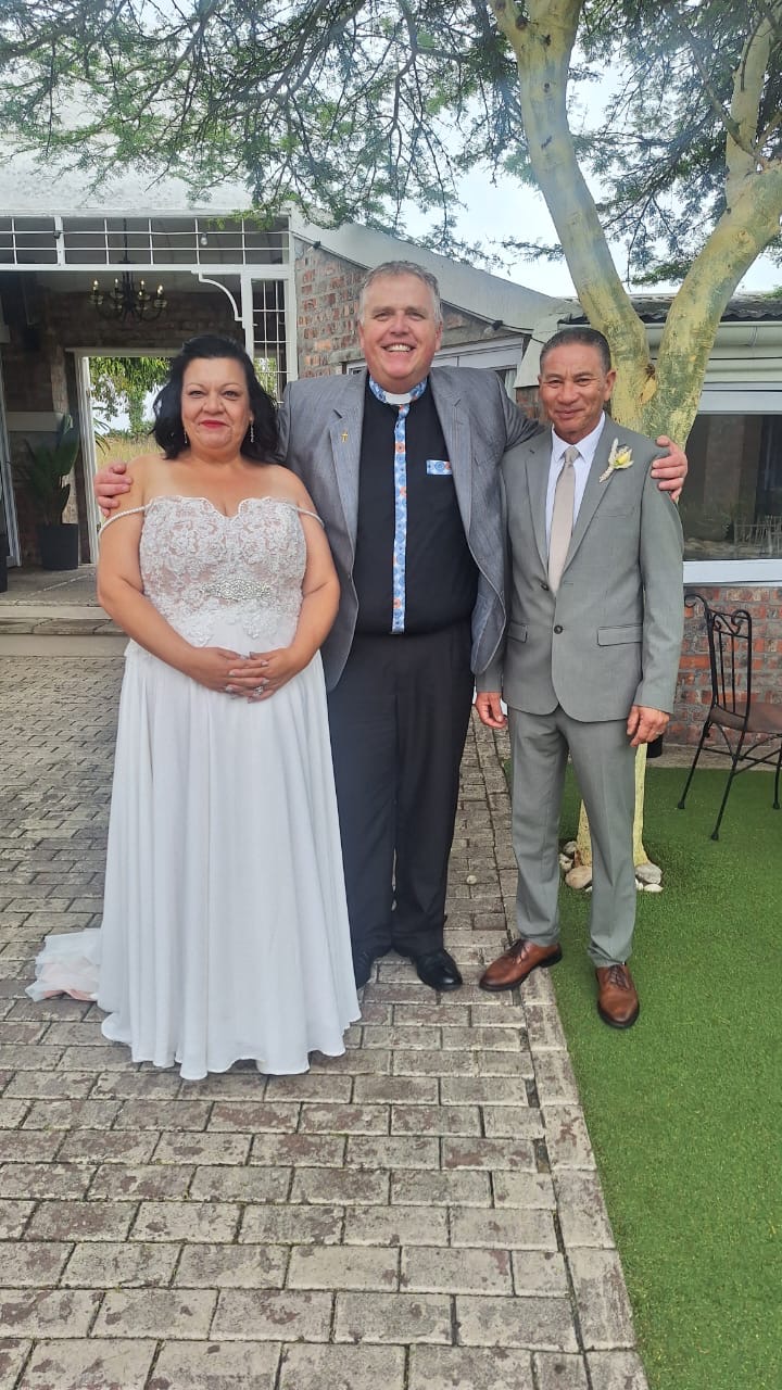 Wedding ceremony by Dr. Gerrit Rademeyer in Goukamma