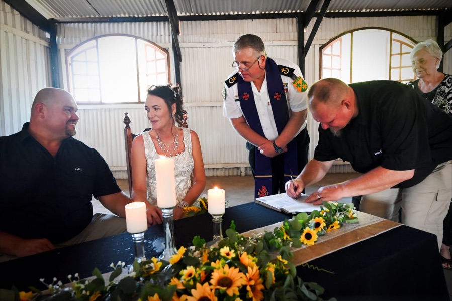 Wedding ceremony by Dr. Gerrit Rademeyer in Goukamma
