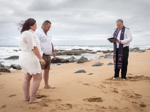 Wedding ceremony by Dr. Gerrit Rademeyer in Goukamma